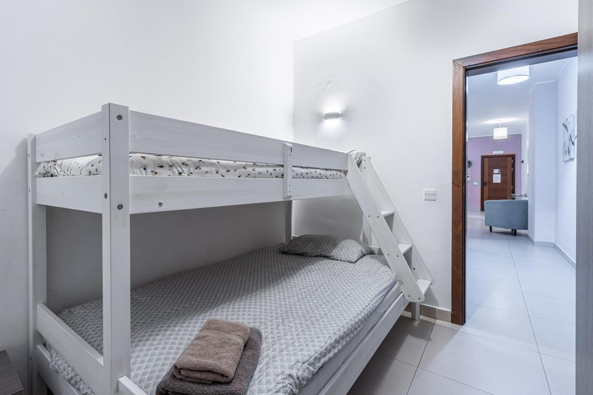 St Julians - Balluta 2 Bedroom Apartment Сент Джулианс Экстерьер фото